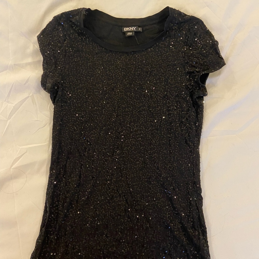 DKNY VINTAGE SEQUIN GEM SHORT SLEEVE TOP